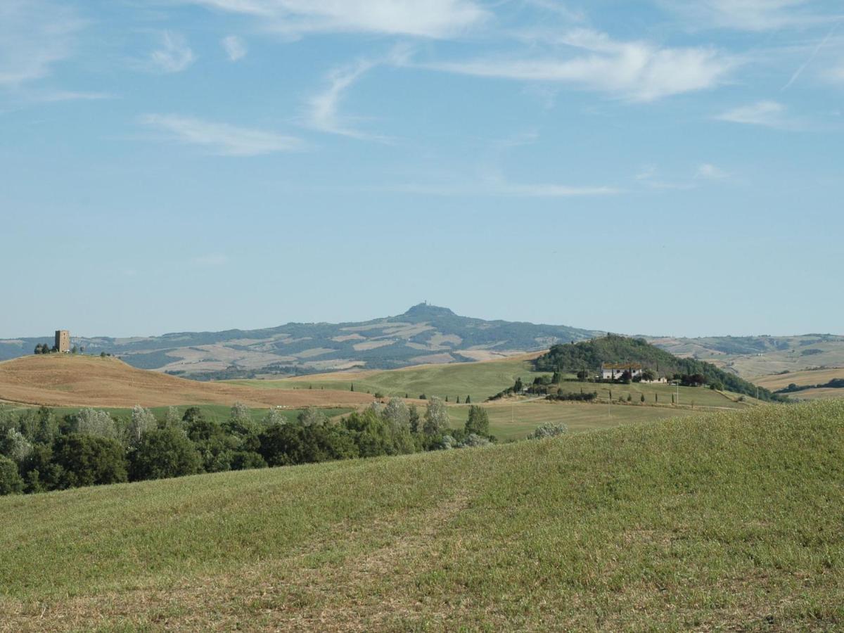 Spacious Farmhouse In Pienza With Swimming Pool Apartment Contignano Bagian luar foto