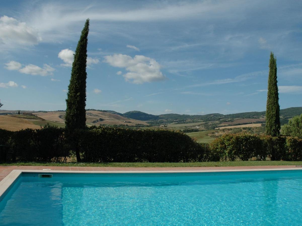 Spacious Farmhouse In Pienza With Swimming Pool Apartment Contignano Bagian luar foto